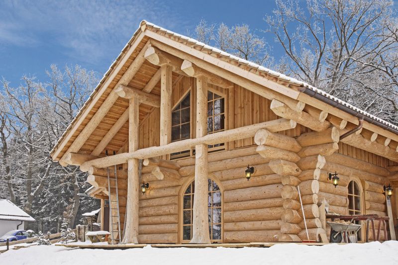 Чем защитить сруб в период его усадки?